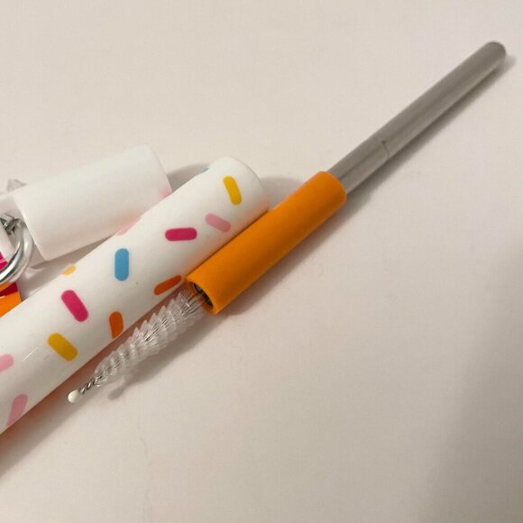 Extendable Dunkin Donut Reusable Straw Carrying Case and Cleaning Brush - Picture 8 of 13